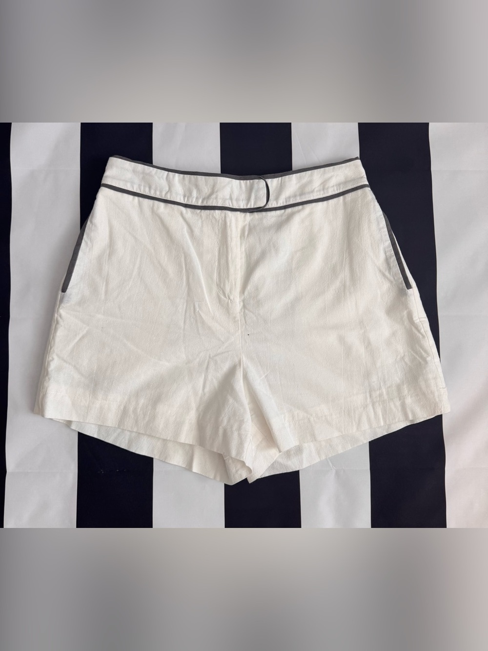 Commense White High-Waist Shorts with Black Trim